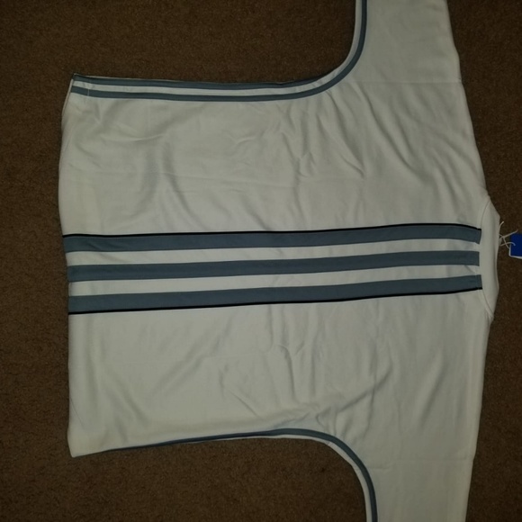 Adidas long sleeve - Picture 3 of 4